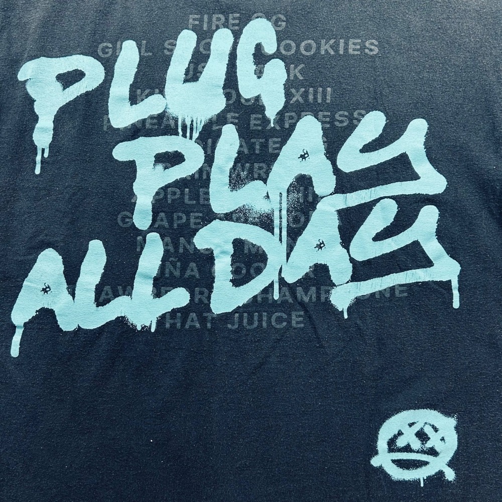 ALLDAY by PLUGPLAY Graffiti Graphic T-Shirt Men's M Black Neon Blue Short Sleeve
